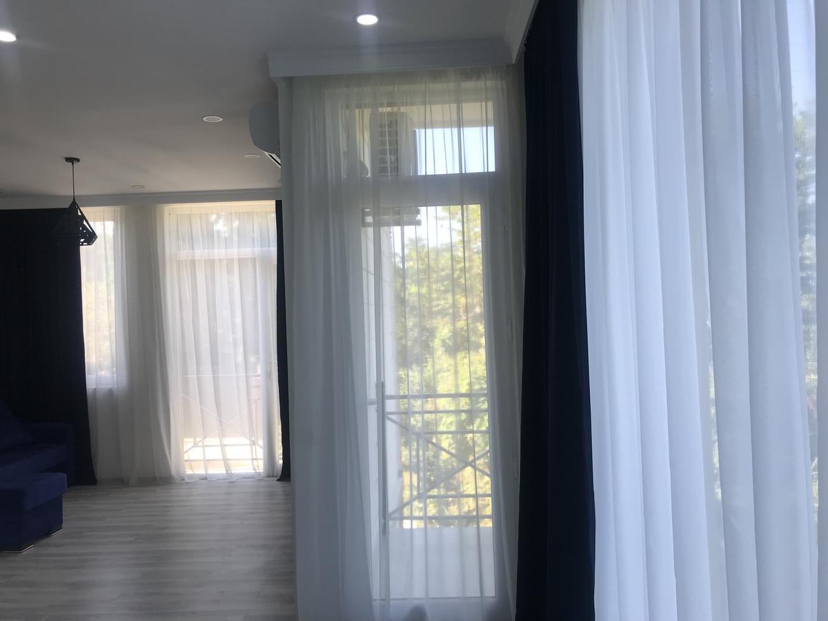 Wonderland Hotell Tsjakvi Eksteriør bilde